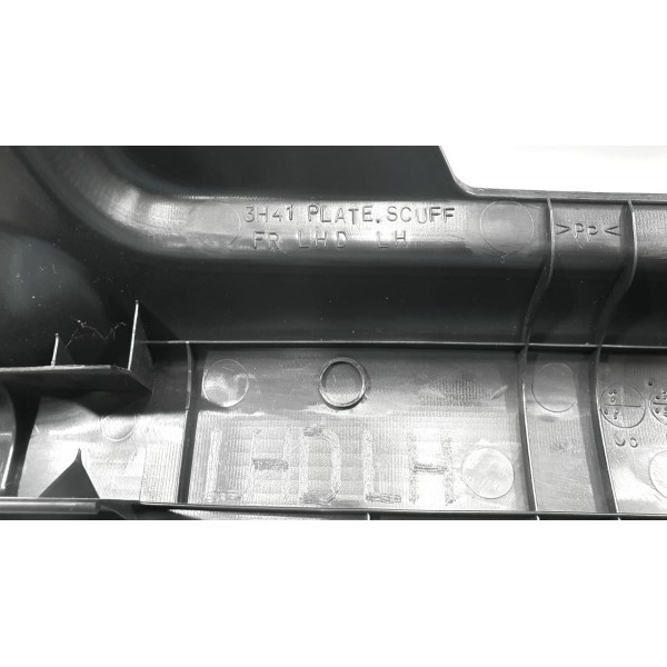 Acabamento Soleira Diant Esq Mitsubishi Lancer Ralliart 2012