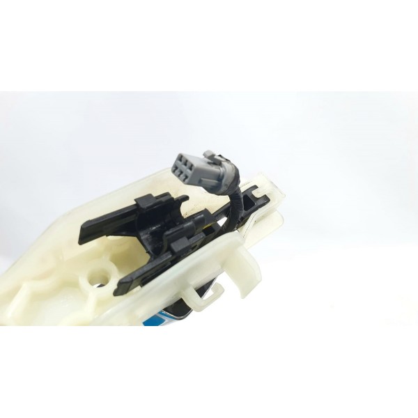 Maçaneta Traseira Direita Kia Quoris 3.8 2015 - Traseira