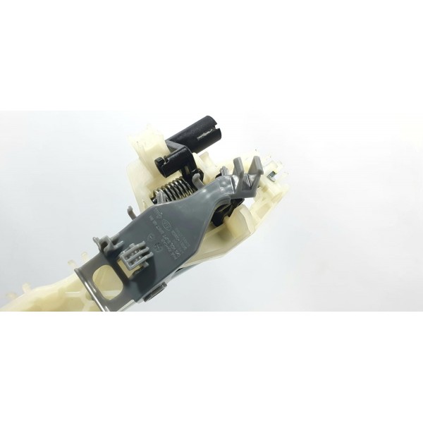 Maçaneta Traseira Direita Kia Quoris 3.8 2015 - Traseira