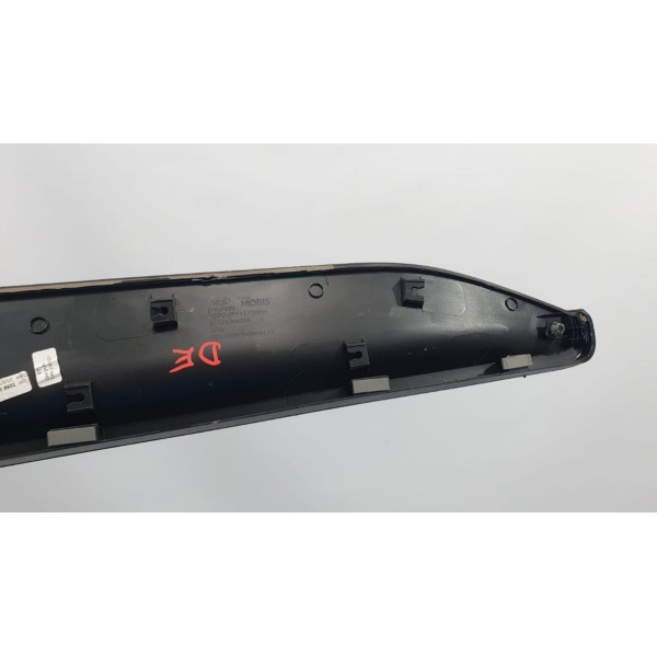 Moldura Externa Porta Dianteira Esquerda Hyundai Creta 2021