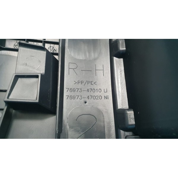 Acabamento Inferior Banco Tras Dir Toyota Prius Hybrid 2018