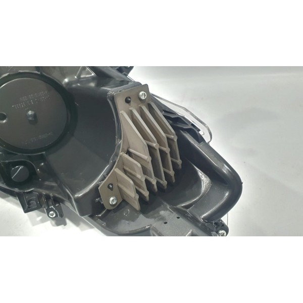 Farol Dianteiro Esq Toyota Corolla Cross Xrx Hybrid 2023 Esquerdo