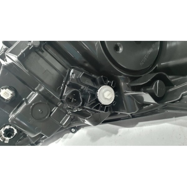 Farol Dianteiro Esq Toyota Corolla Cross Xrx Hybrid 2023 Esquerdo