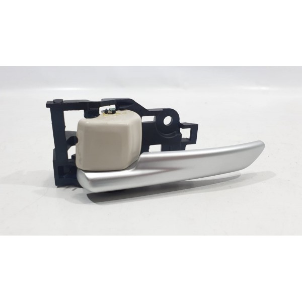 Maçaneta Interna Porta Tras Esquerda Corolla Cross Xrx 2023 Traseira