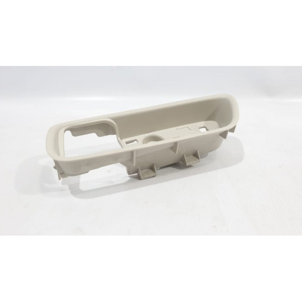 Moldura Maçaneta Interna Porta Traseira Esq Corolla Cross 23 Traseira