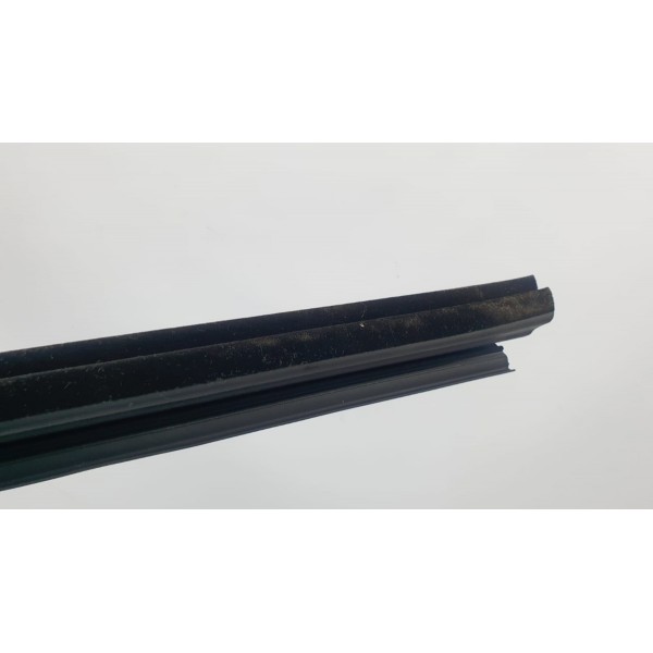 Pestana Borracha Interna Porta Tras Esq Corolla Cross 2023