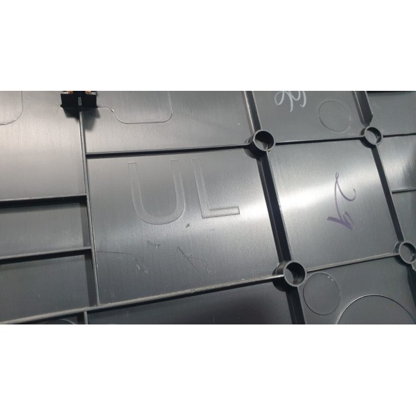 Acabamento Lateral Painel Esq Corolla Cross Xrx Hybrid 2023