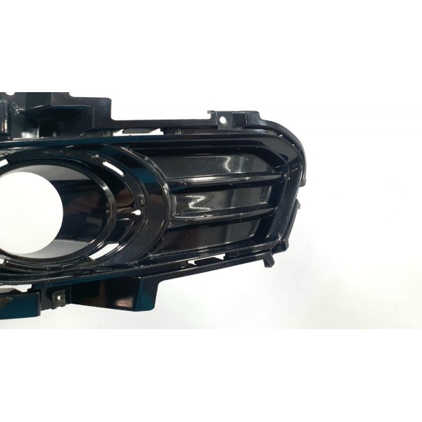 Moldura Farol Milha Dir Ford Fusion Titanium 2015 C/ Detalhe - Preto