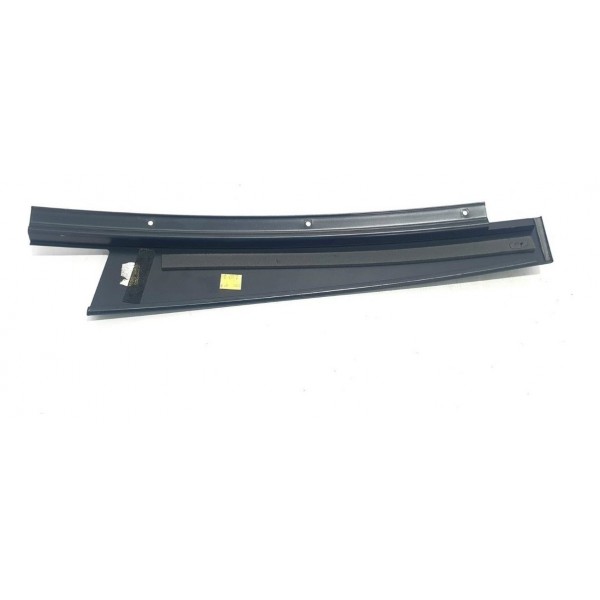 Aplique Coluna Dianteiro Esquerdo Mercedes Benz C200 2008 - Preto