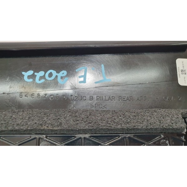 Aplique Coluna Porta Tras Esq Gm Equinox Premier 1.5 2022 - Preto