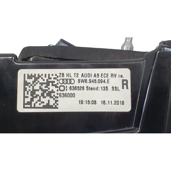 Lanterna Tampa Lado Direito Audi A5 2019 8w6945094e Direito Vermelho