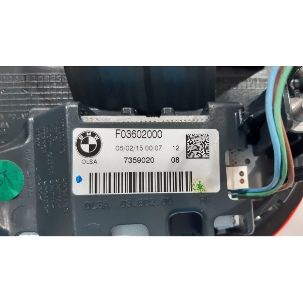 Lanterna Tampa Direita Bmw 120i 2016 7359020 Direito Vermelho