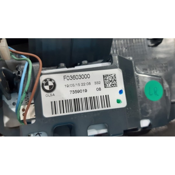 Lanterna Tampa Esquerda Bmw 120i 2016 7359020 Esquerdo Vermelho