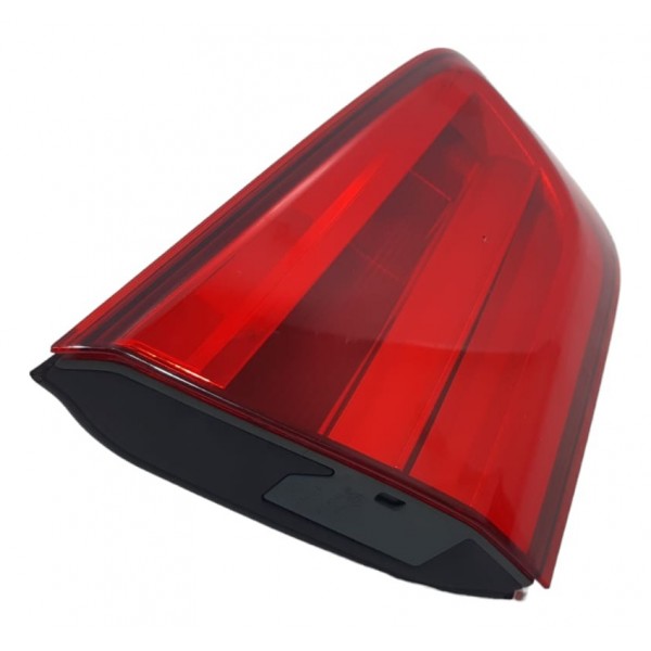 Lanterna Tampa Esquerda Bmw 120i 2016 7359020 Esquerdo Vermelho