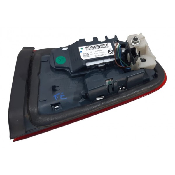 Lanterna Tampa Esquerda Bmw 120i 2016 7359020 Esquerdo Vermelho