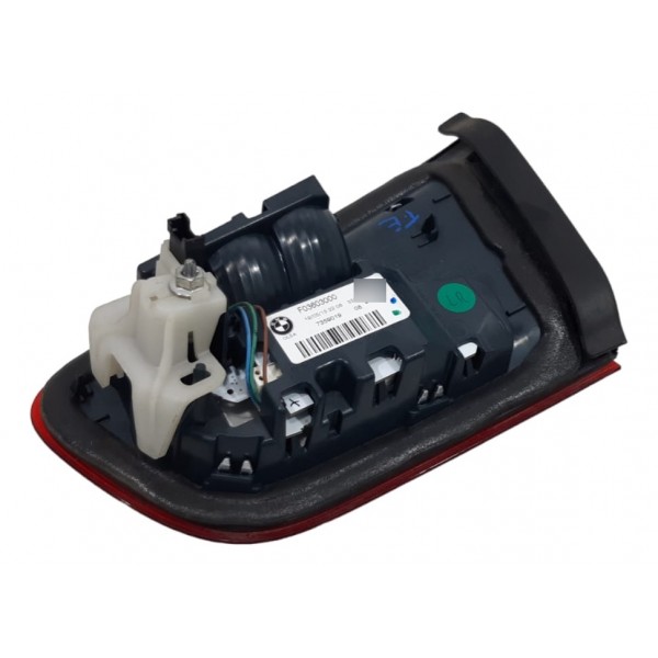 Lanterna Tampa Esquerda Bmw 120i 2016 7359020 Esquerdo Vermelho