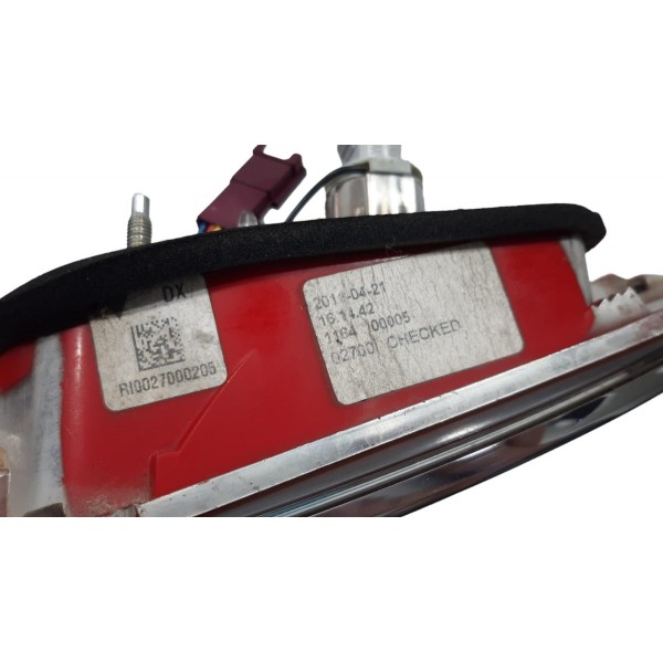 Lanterna Tampa Direita Bmw 750i Hybrid 2012 7182206 Direito Vermelho