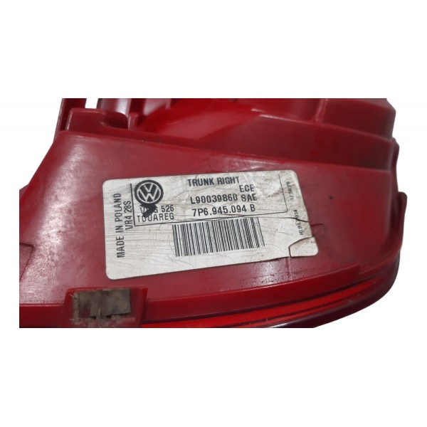 Lanterna Tampa Direita Touareg V8 2014  Direito Vermelho