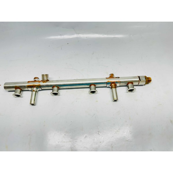 Flauta De Combustível Vw 06k133317aa