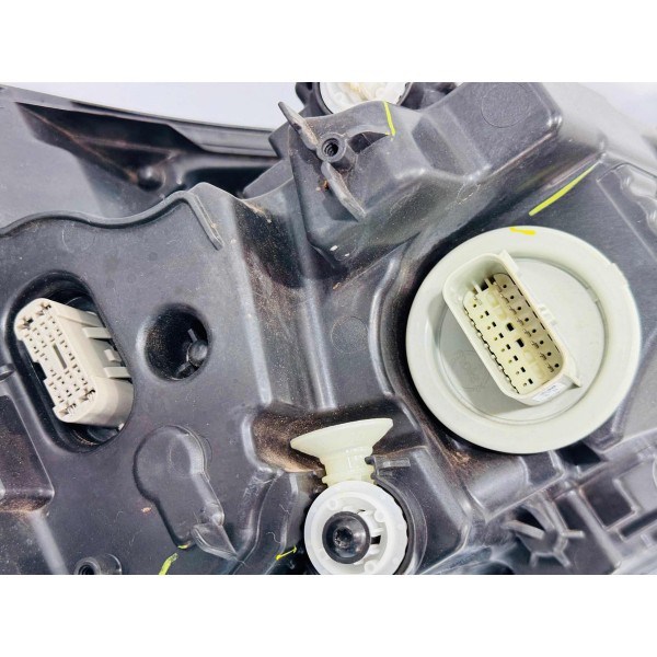 Farol Esquerdo Quebrado Chevrolet Equinox 2023 84949300 Esquerdo