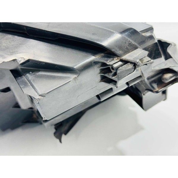 Farol Esquerdo Quebrado Chevrolet Equinox 2023 84949300 Esquerdo