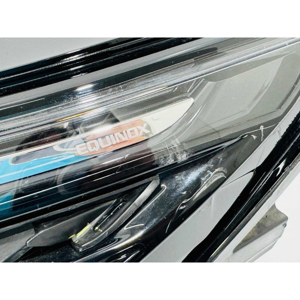 Farol Esquerdo Quebrado Chevrolet Equinox 2023 84949300 Esquerdo
