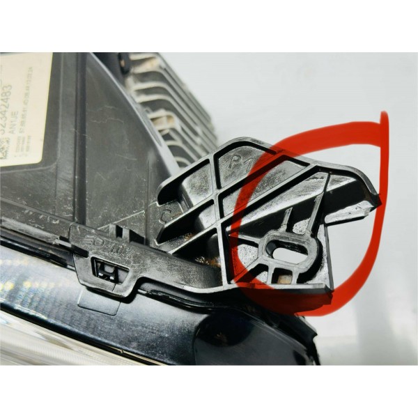 Farol Direito Volvo Xc90 2022 Suporte Sup Quebrado 32342483 Direito