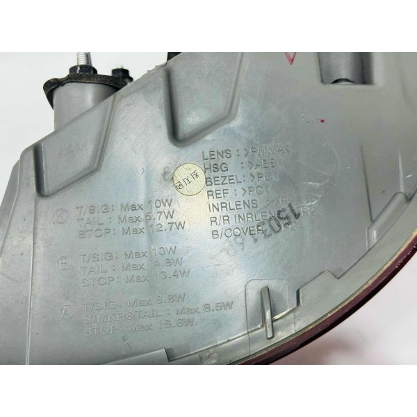 Lanterna Traseira Esquerda Kia Quoris 2016 Esquerdo Vermelho