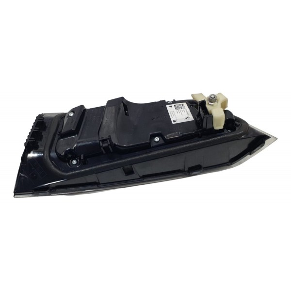 Lanterna Tampa Traseira Esquerda Bmw 320i M Sport 2022 Esquerdo Vermelho