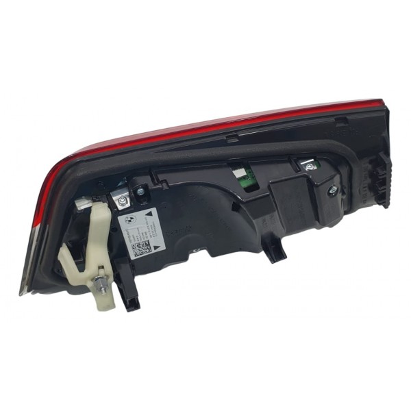 Lanterna Tampa Traseira Direita Bmw 320i M Sport 2022 Direito Vermelho