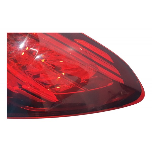 Lanterna Traseira Direita Mercedes C180 2019 Direito Vermelho