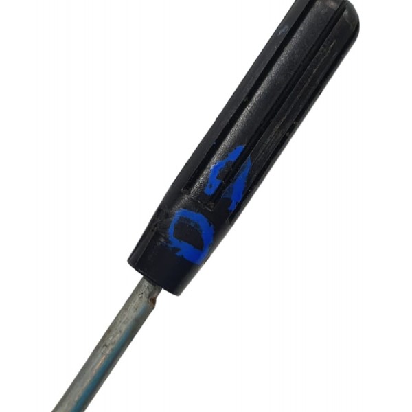 Pino Trava Porta Dianteira Direita Mercedes C180 2019